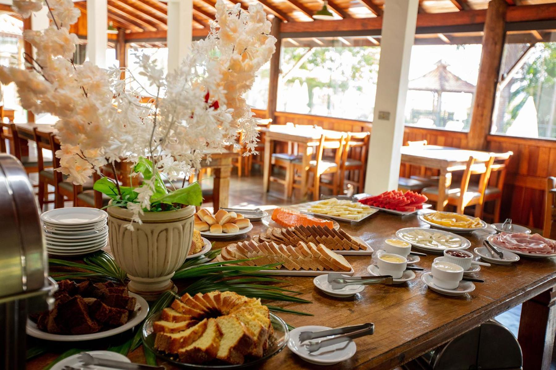 Pousada Iguatiba Hotel Paraibuna Bagian luar foto